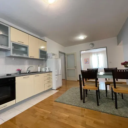 Old Town Seafront Apartment