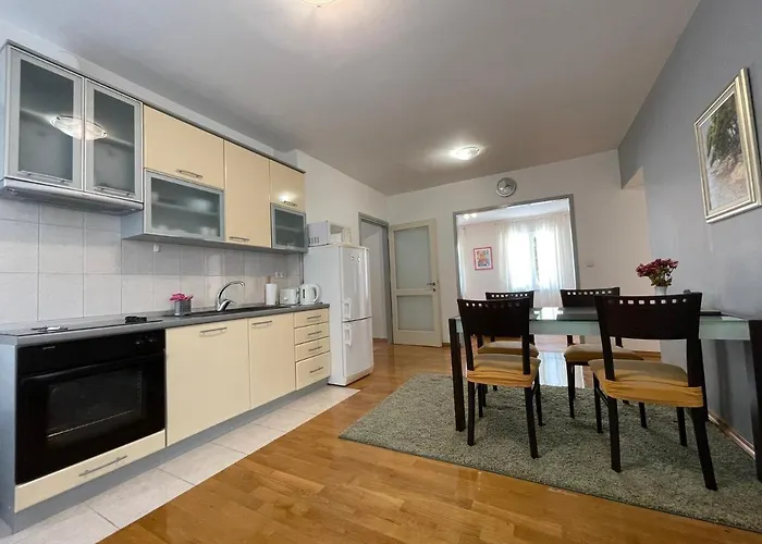 Old Town Seafront Apartment