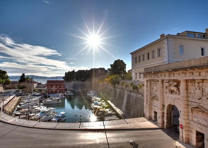 Old Town Seafront Apartment